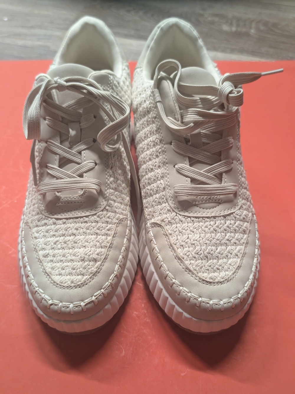 NEW DV by Dolce Vita Fredi Cream Woven Low Top Sneaker 9.5 Deadstock
